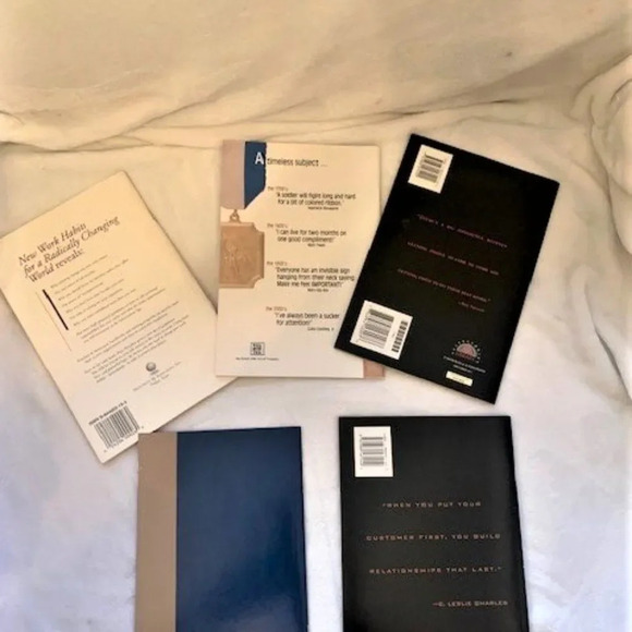 Set 4 Motivational paper back short read books for business - Picture 2 of 2